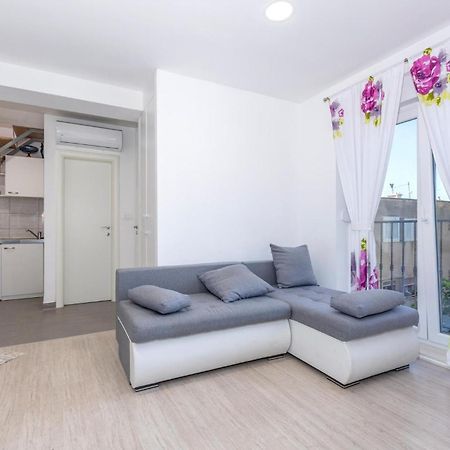 Gorgeous Apartment In Omis With Kitchen Eksteriør bilde