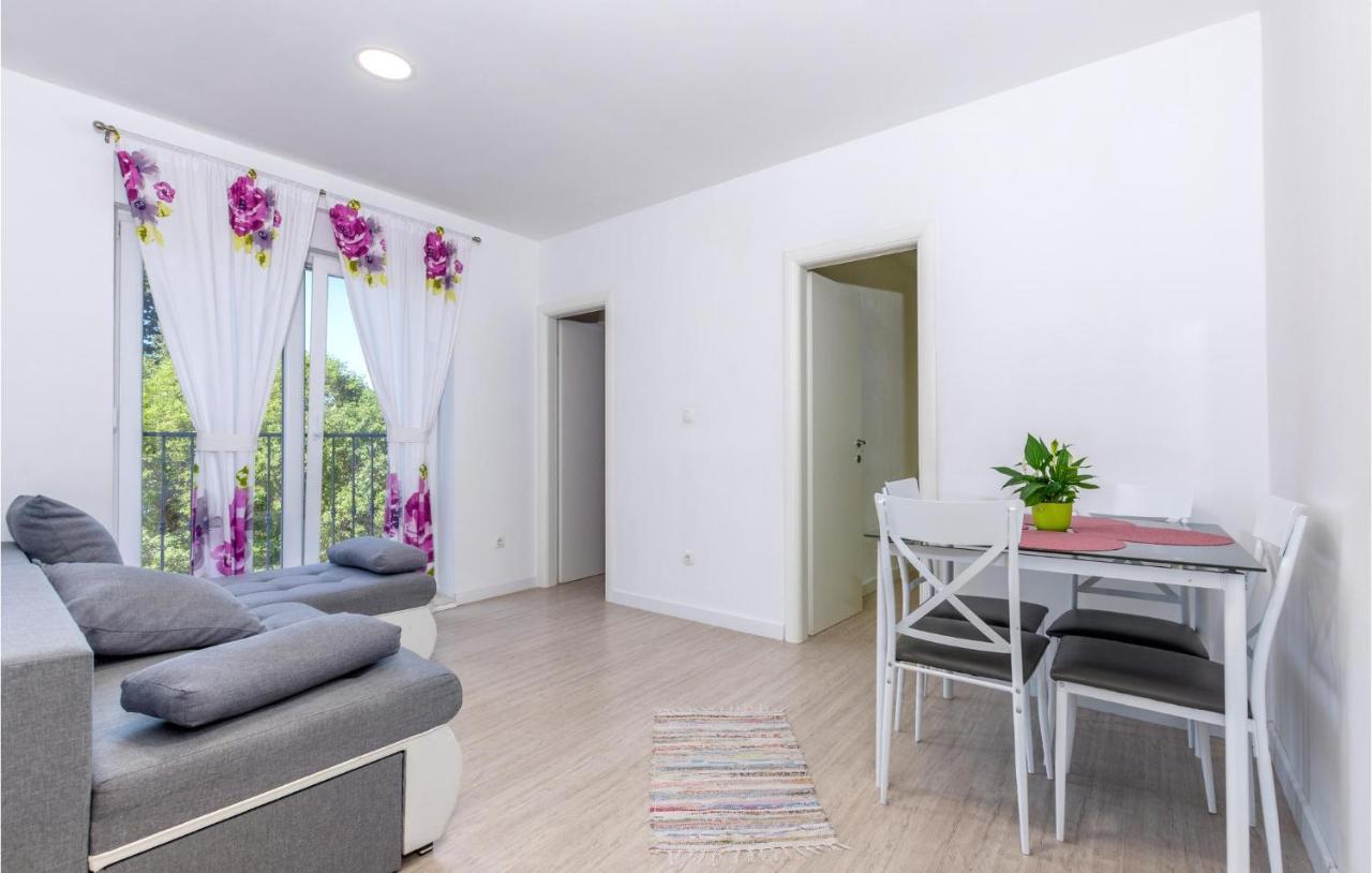 Gorgeous Apartment In Omis With Kitchen Eksteriør bilde