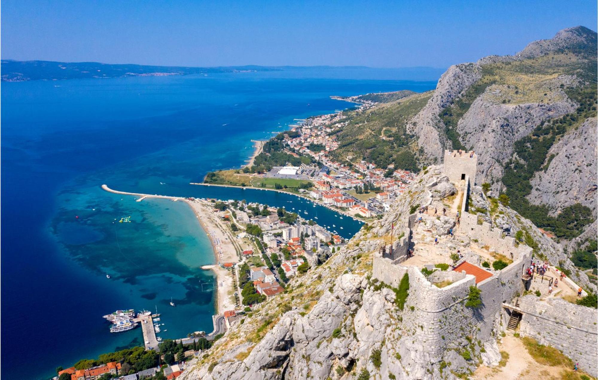 Gorgeous Apartment In Omis With Kitchen Eksteriør bilde
